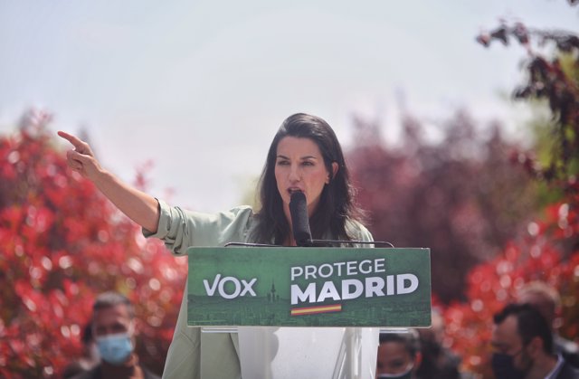 La candidata de Vox a la Presidencia de la Comunidad de Madrid, Rocío Monasterio interviene en un mitin en Alcorcón