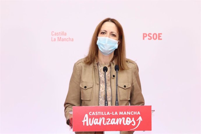 La portavoz regional del PSOE, Cristina Maestre, en rueda de prensa