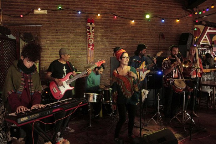 El ciclo 'Los acústicos del Rey Chico' programa nuevas actuaciones con las bandas D`Baldomeros y AkelAvi