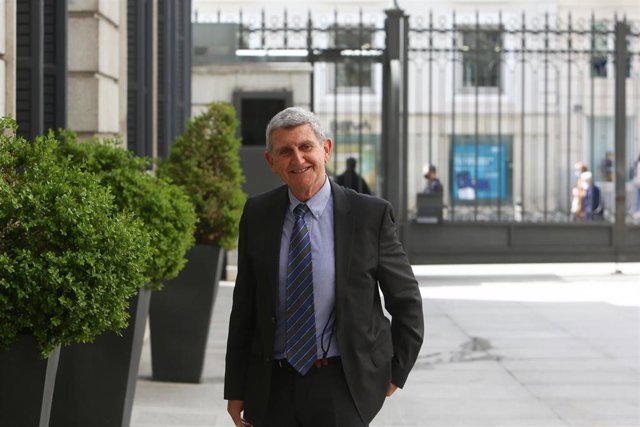 El periodista y catedrático, José Manuel Pérez Tornero, a su llegada a la toma de posesión como presidente de RTVE en el Salón de Pasos Perdidos del Congreso de los Diputados, en Madrid, (España), a 26 de marzo de 2021. El candidato, previamente pactado p