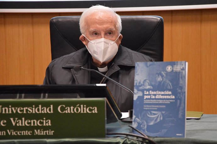 El Cardenal Cañizares en la presentación del libro 'La fascinación por la diferencia', de José Manuel Hernández Castellón