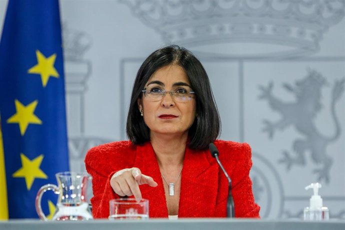 La ministra de Sanidad, Carolina Darias, durante una rueda de prensa tras la reunión del Consejo Interterritorial del Sistema Nacional de Salud, a 14 de abril de 2021, en Madrid (España). El Ministerio de Sanidad comunicó ayer a las comunidades autónoma
