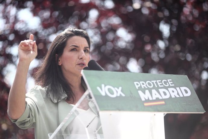 La candidata de Vox a la Presidencia de la Comunidad de Madrid, Rocío Monasterio interviene en un mitin en Alcorcón