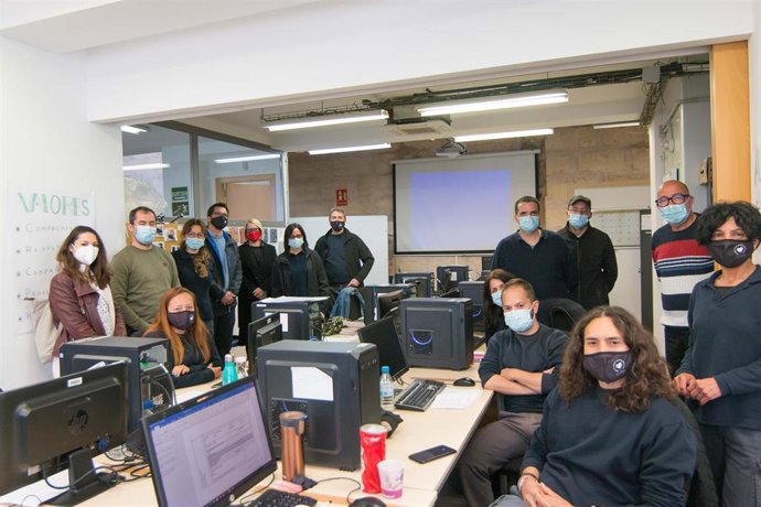 Los participantes del programa de mantenimiento microinformático del SOIB.