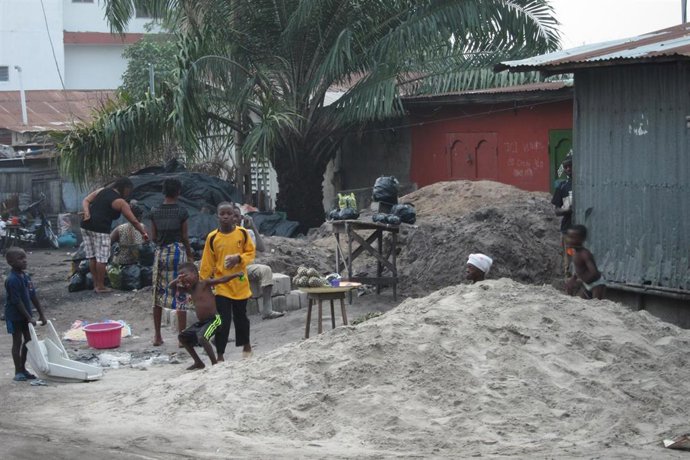 Archivo - Una calle de Cotonou, Benín, África