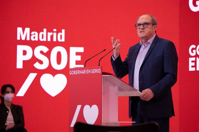 El candidato del PSOE a la Presidencia de la Comunidad de Madrid, Ángel Gabilondo,durante un acto de campaña en la sede del partido en Ferraz.