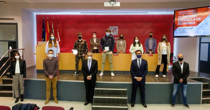 Pedro Iriarte Sáenz, del IES Sagasta, logra el Primer Premio de la XII Olimpiada de Economía de La Rioja
