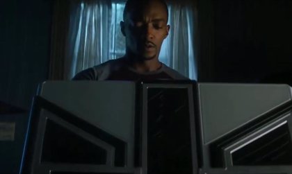 Polvoriento desempleo Moviente Falcon y el Soldado de Invierno 5: ¿Qué hay en la caja que Bucky le da a  Sam de Wakanda?