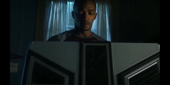 2. Falcon y el Soldado de Invierno 5: ¿Qué hay en la caja que Bucky le da a Sam de Wakanda?