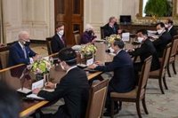 Biden y Suga acuerdan enfrentar los "desafíos" de China y subrayan la importancia de la paz en Taiwán