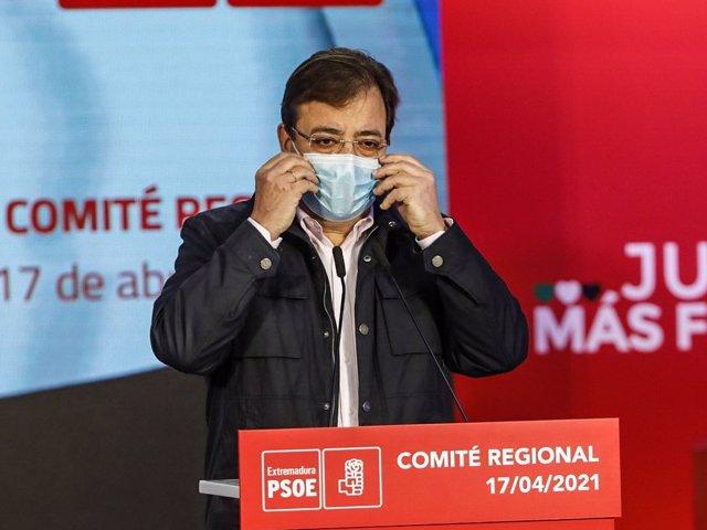 Fernández Vara, en el Comité Regional del partido.