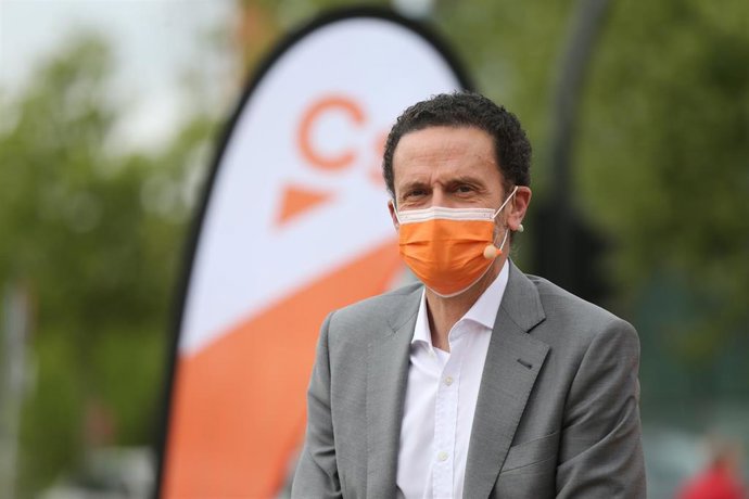 El candidato de Ciudadanos (Cs) a la Presidencia de la Comunidad, Edmundo Bal, en un acto  de precampaña.