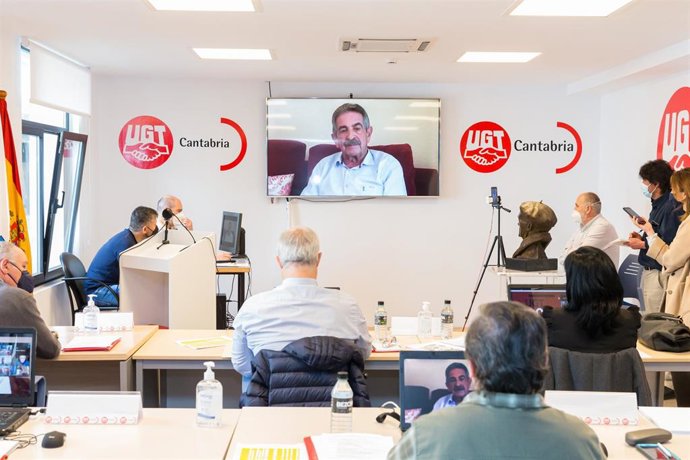 El presidente de Cantabria, Miguel Ángel Revilla, interviene por videoconferencia en la apertura del XIV Congreso Regional de UGT Cantabria