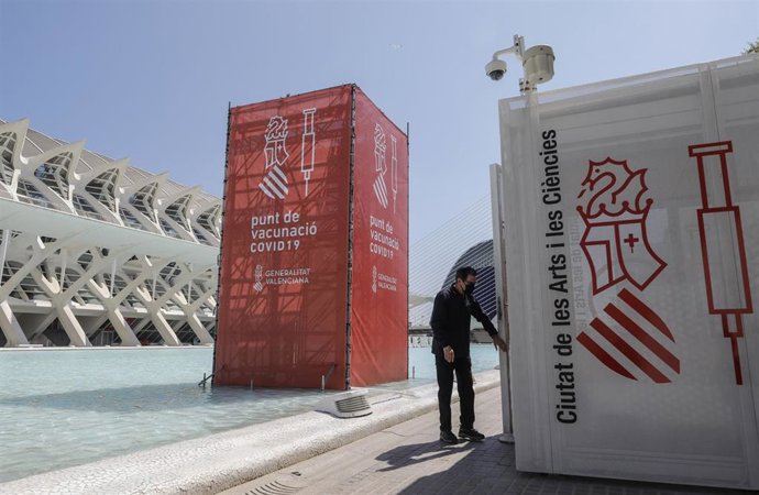 Punto de vacunación en la Ciudad de las Artes y las Ciencias de Valencia