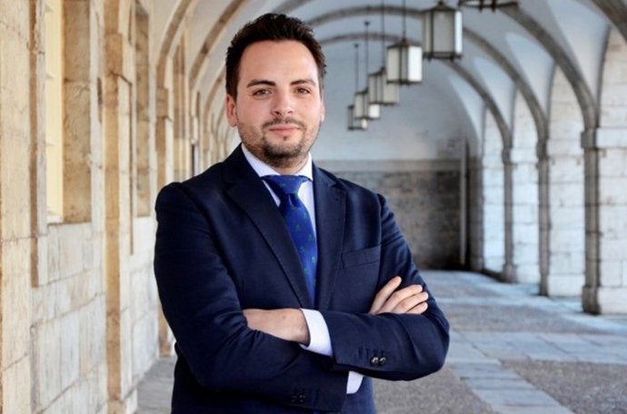 Archivo - El diputado del PP Álvaro Aguirre