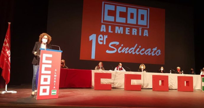 La secretaria general de CCOO de Andalucía, Nuria López, este sábado durante su intervención en el congreso de CCOO de Almería.
