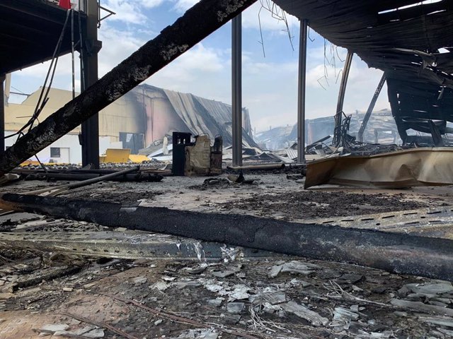 Naves afectadas por el incendio en el polígono industrial de Seseña Nuevo