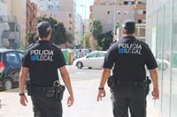 La Policía Local denuncia a 18 personas que participaban en tres fiestas en viviendas de Ibiza