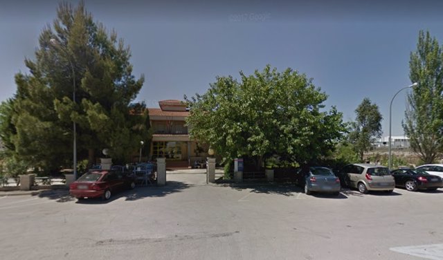 Imagen de la residencia 'Abuela Santa Ana' de El Pedernoso en Google Street View