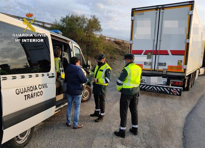 Guardia Civil investiga al conductor de un camión que sextuplicaba la tasa máxima de alcohol