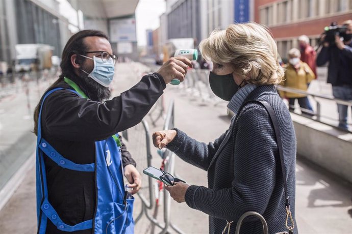 Esperanza Aguirre se vacuna contra el Covid-19