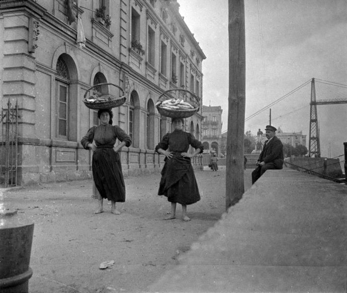 Una de las fotografías de Eulalia Abaitua que puede verse en la exposición de las Juntas Generales de Bizkaia.