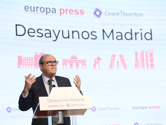 El candidato del PSOE a la Presidencia de la Comunidad de Madrid, Ángel Gabilondo, interviene en un Desayuno Madrid de Europa Press, a 19 de abril de 2021.
