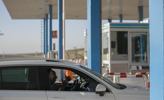 Archivo - Peaje en el día previo al fin de la concesión de la AP-4 en Las Cabezas de San Juan (Sevilla), a 30 de diciembre de 2019.