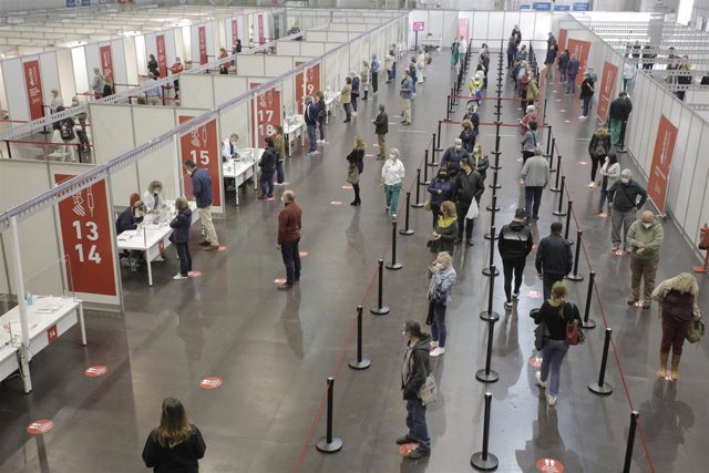 Primer día de vacunación masiva en las Artes y las Ciencias