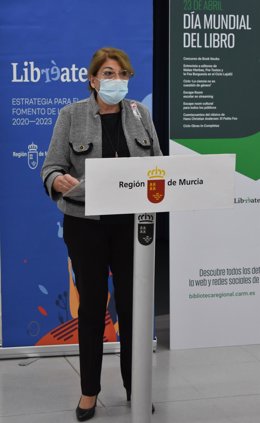 La consejera María Isabel Campuzano, en la presentación de las actividades del Día Internacional del Libro.