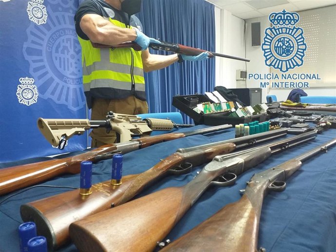 Armas intervenidas a los detenidos