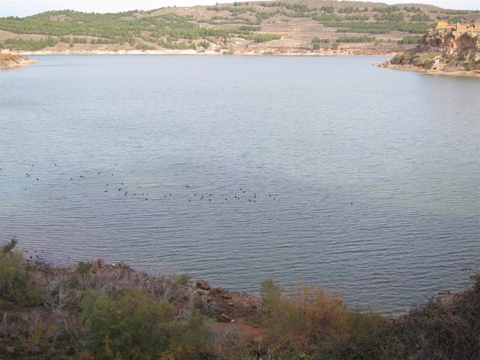 Archivo - La reserva de agua embalsada en la cuenca del Ebro está a un 79% de la capacidad total.