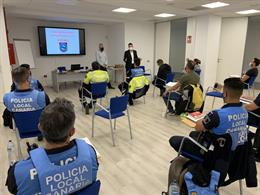 El concejal de Seguridad y Emergencias, Josué Íñiguez, durante el curso de la Policía Local