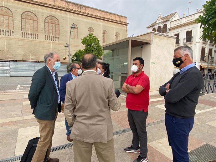 Visita de trabajo de representantes de Vox a Écija (Sevilla).