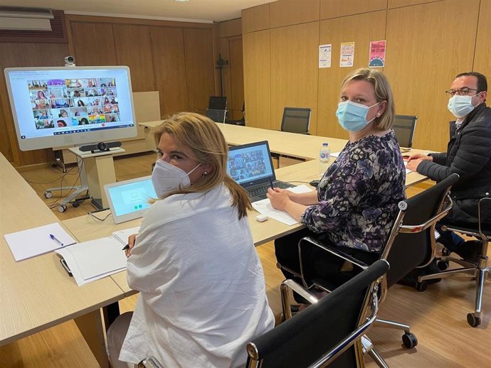 Blanco (C) en la reunión telemática de la Sectorial de Igualdad que ha presidido Irene Montero.