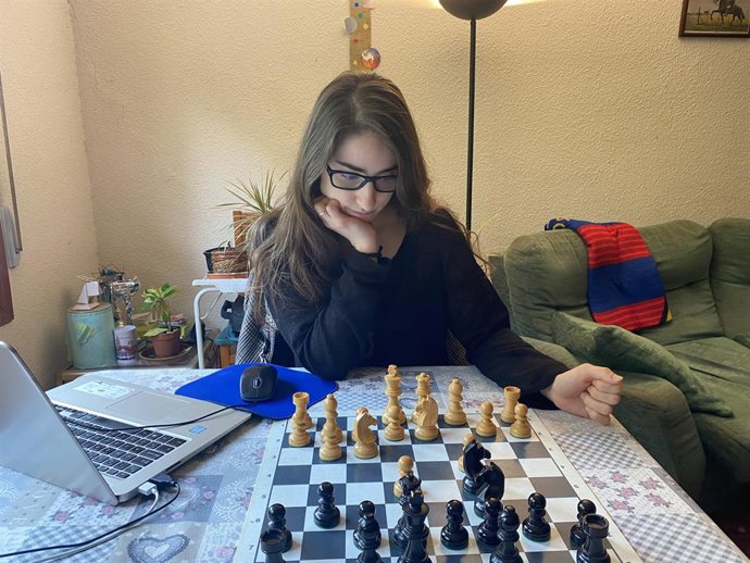 Gisela Roque, mexicana universitaria, cajera en Mercadona y Maestra de ajedrez se declara "orgullosa" por poder representar a España en las Olimpiadas.