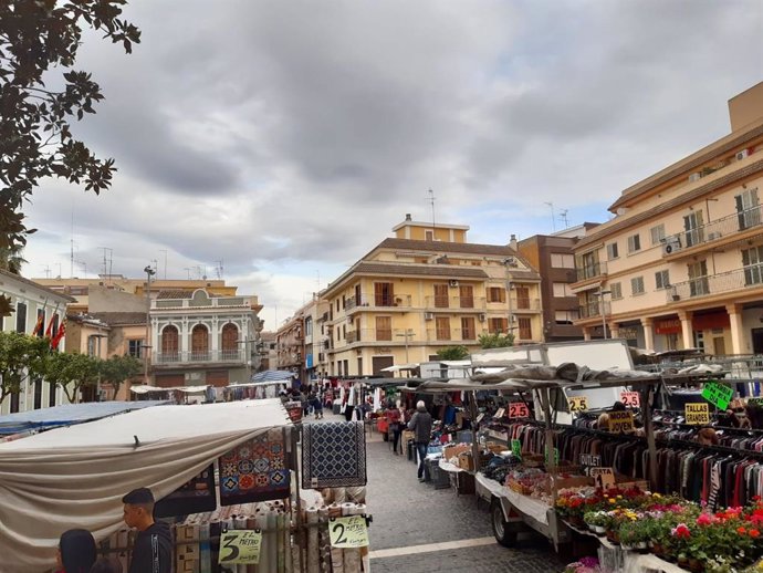 Archivo - Valencia.- El mercado ambulante de Paterna regresa el próximo martes a su ubicación habitual