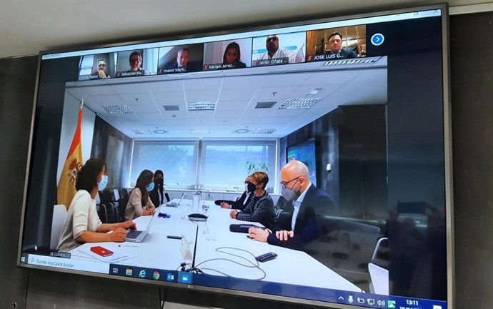 La secretaria de estado de Comercio, Xiana Méndez, se reúne con el sector del calzado