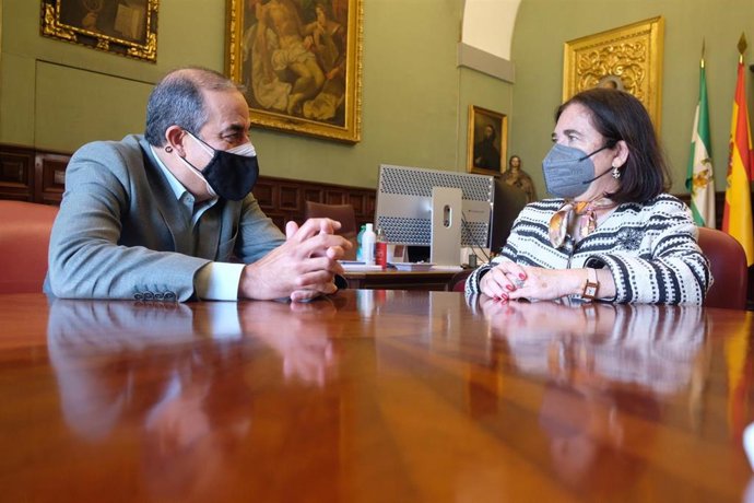 Encuentro institucional entre Castro y Cruces