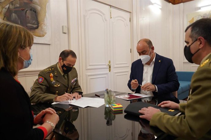 Firma del convenio de colaboración entre la Diputación de Segovia y la Fundación BCA.