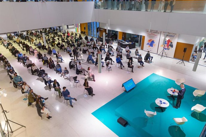 Acto organizado por Alumni-Universidad de Navarra con alumnos de último curso