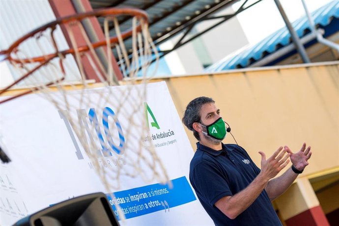 El ex jugador de baloncesto Berni Rodríguez participa en el programa Mentor 10 de la Junta de Andalucía.