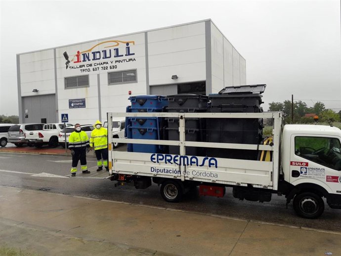 Epremasa entrega contenedores de residuos de uso privativo.