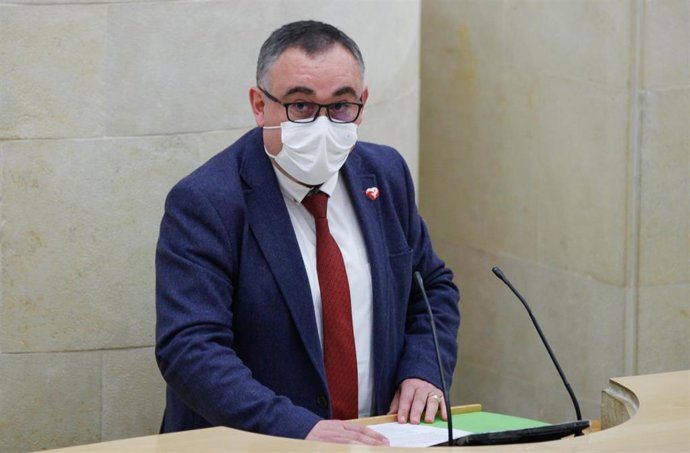 El senador del PRC José Miguel Fernández Viadero