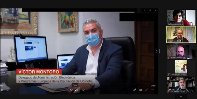 El delegado de Programas Europeos y Administración Electrónica de la Diputación de Córdoba, Víctor Montoro, participa en la jornada formativa.