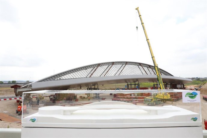 Obras del puente que unirá Valdebebas y la T4 del Aeropuerto Adolfo Suárez Madrid-Barajas