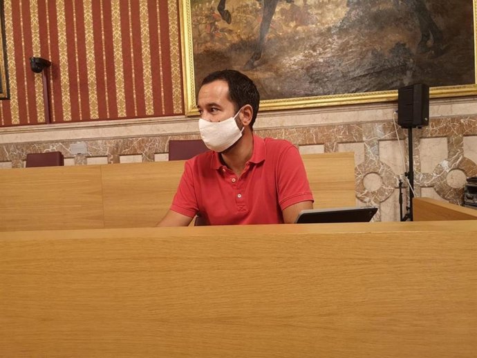 Archivo - Sevilla.- Rojas pide a Espadas "rendir cuentas" sobre la accesibilidad en comercios, donde "queda mucho por hacer"