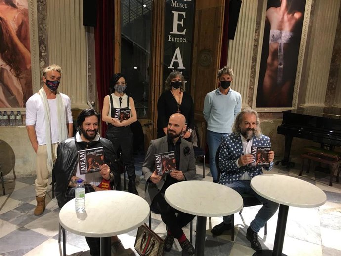 (I-D, Primera Fila) El Bailarín Rafael Amargo, El Escultor Jorge Egea Y El Actor Antonio Albella, En Una Rueda De Prensa