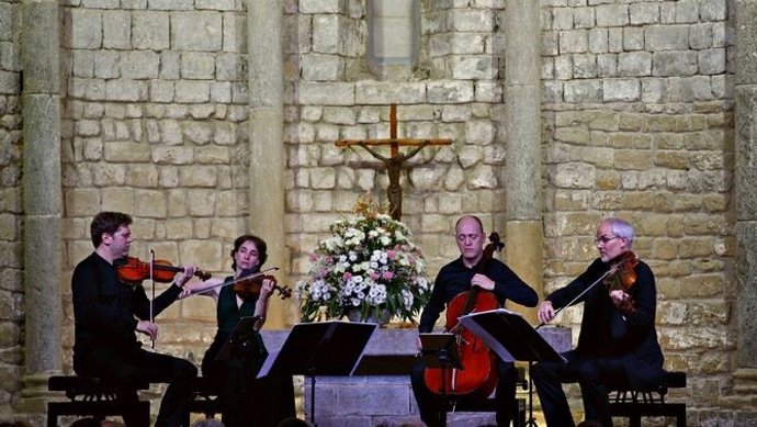 Acuerdo de colaboración entre la CCMA y la Asociación Franz Schubert para la difusión de los actos de la Schubertíada y la grabación de conciertos.