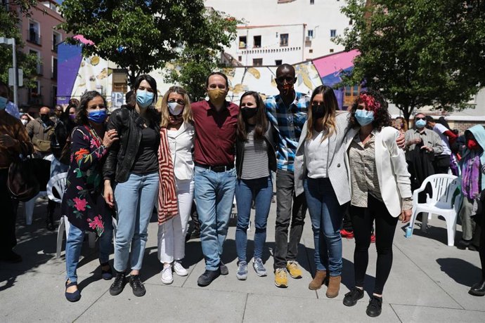 (I-D) La 'número 2' de Unidas Podemos para las elecciones a la Asamblea de Madrid, Isabel Serra; la vicepresidenta tercera y ministra de Trabajo, Yolanda Díaz; el candidato de Unidas Podemos a la Presidencia de la Comunidad de Madrid, Pablo Iglesias; la